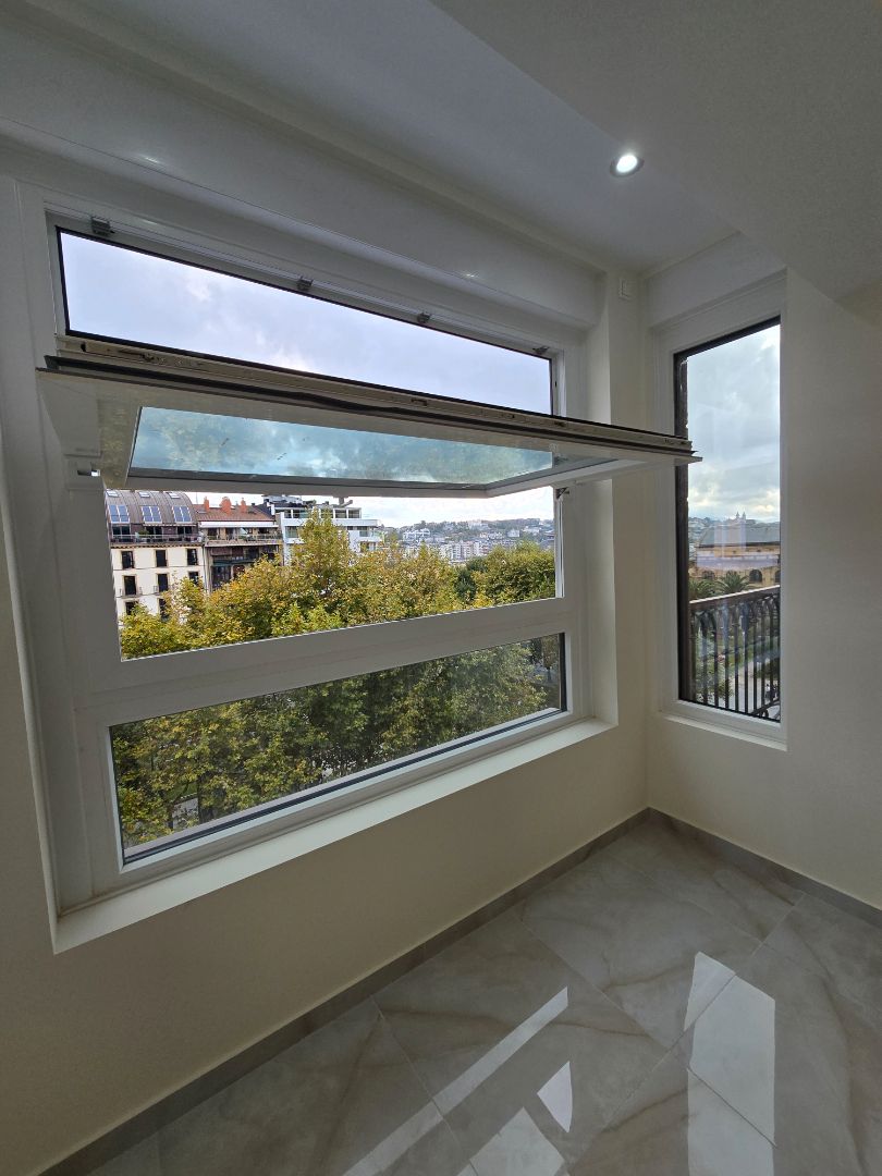 Balcony of Flat for sale in Donostia - San Sebastián   with Air Conditioner, Heating and Oven