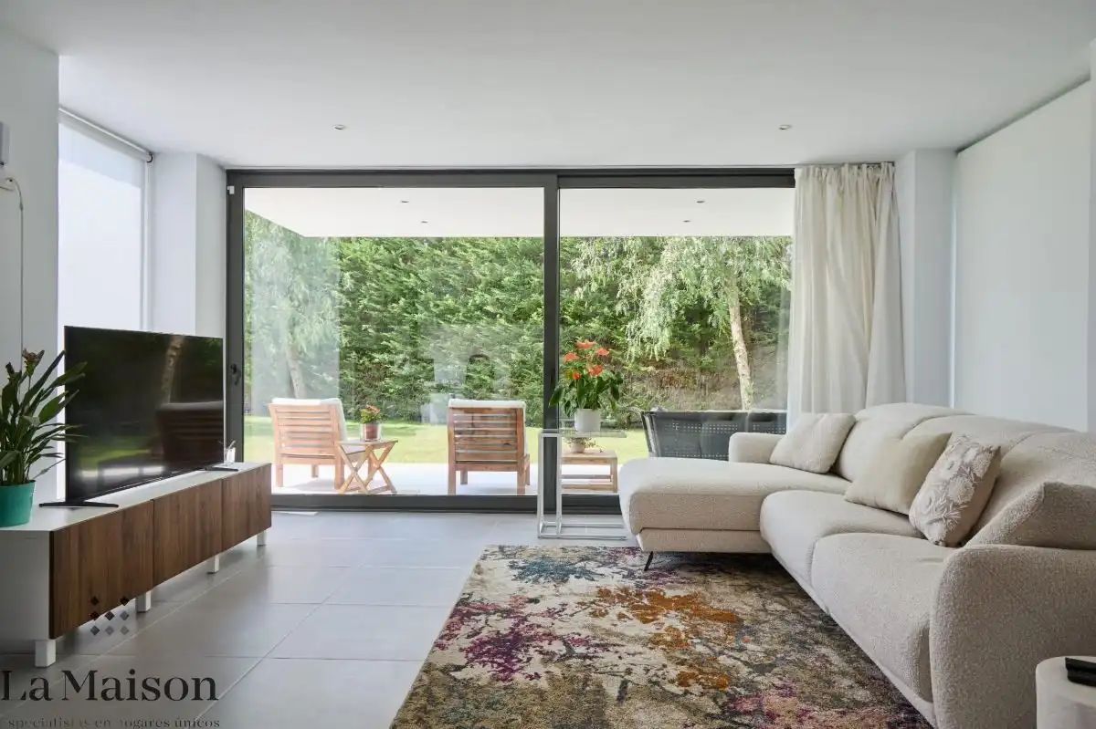 Sala d'estar de Casa o xalet en venda en Sant Andreu de Llavaneres amb Aire condicionat, Calefacció i Jardí privat