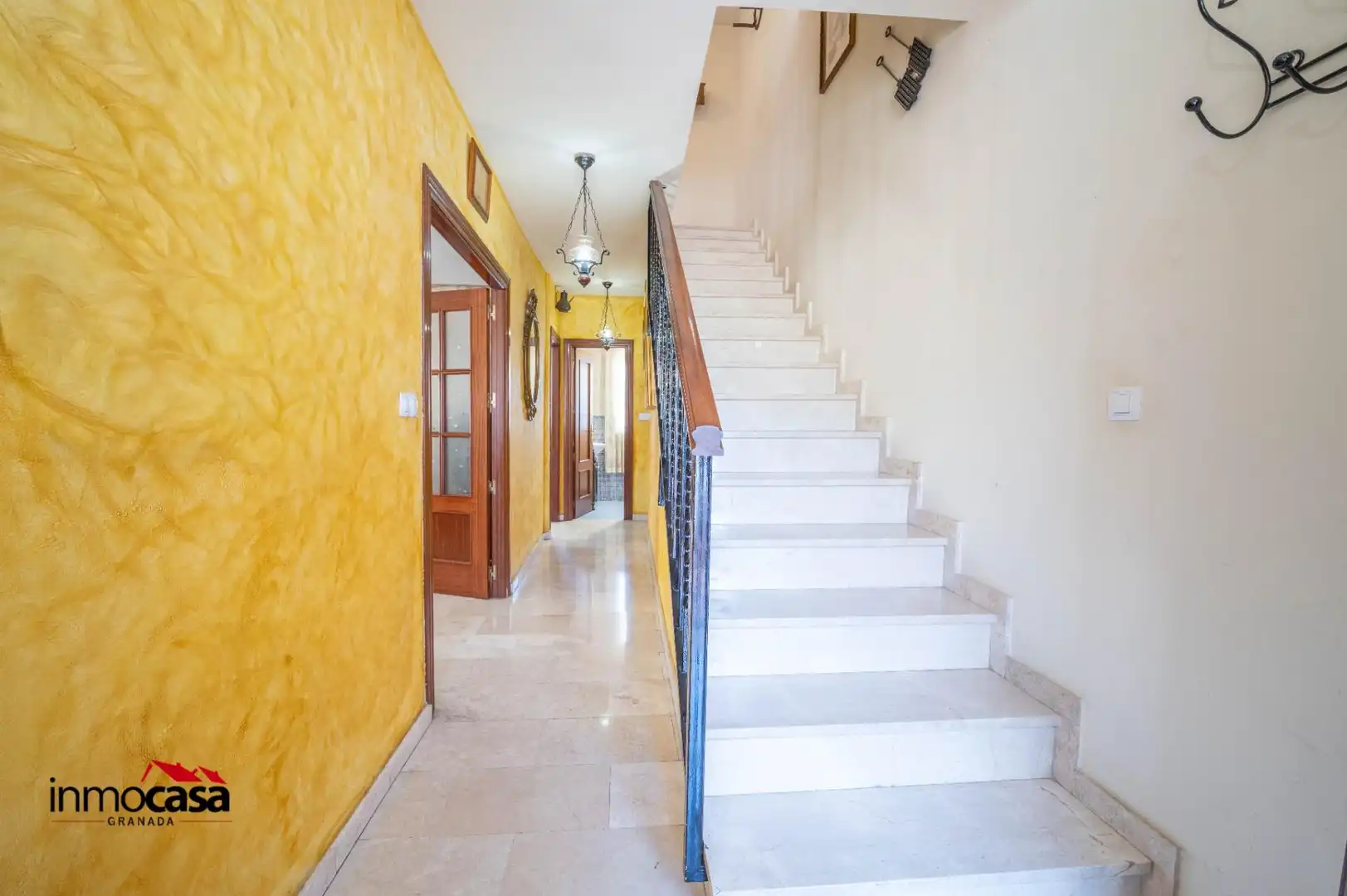 Casa adosada en venta en Jun con Aire acondicionado, Jardín privado y Piscina