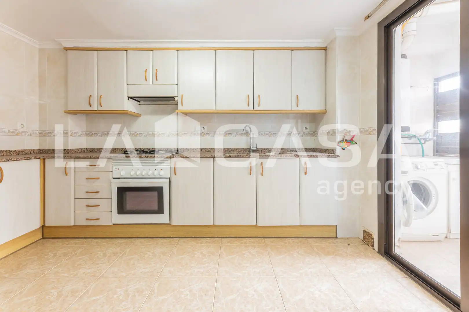 Cocina de Piso en venta en Valencia con Horno y Balcón