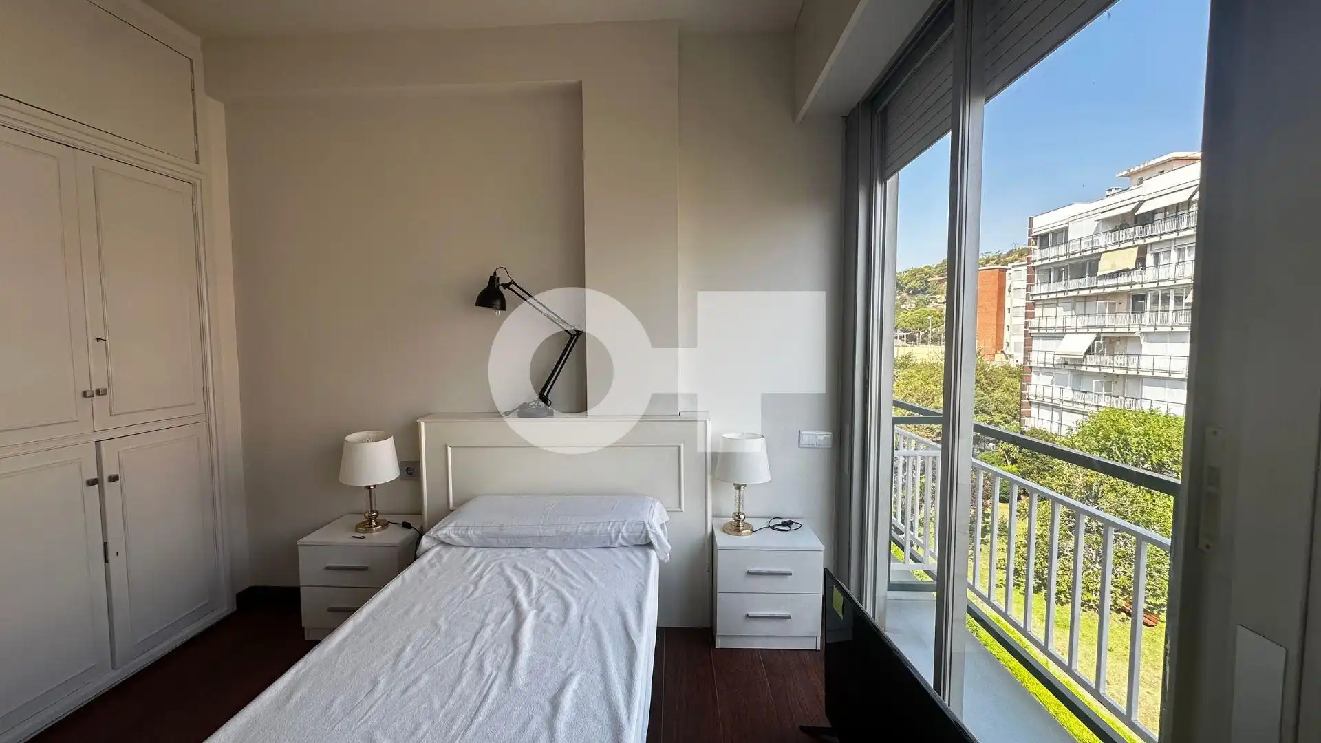 Schlafzimmer von Wohnung zur Miete in Barcelona mit Parkett, Terrasse und Alarm