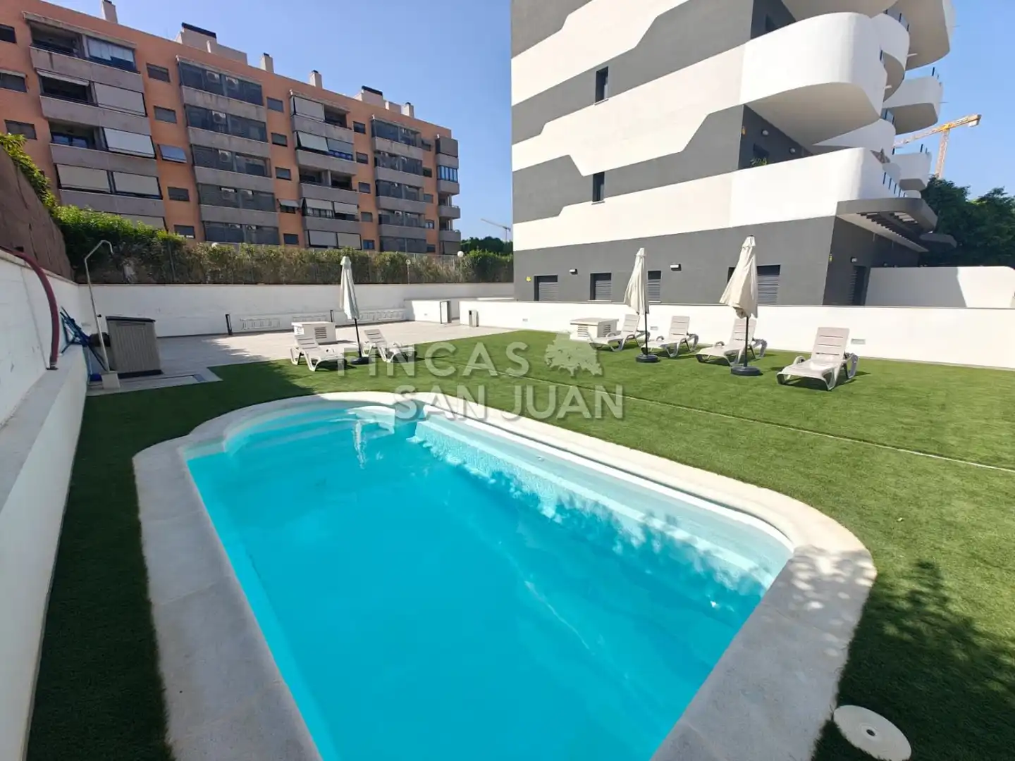 Piscina de Piso de alquiler en Sant Joan d'Alacant con Aire acondicionado, Terraza y Trastero