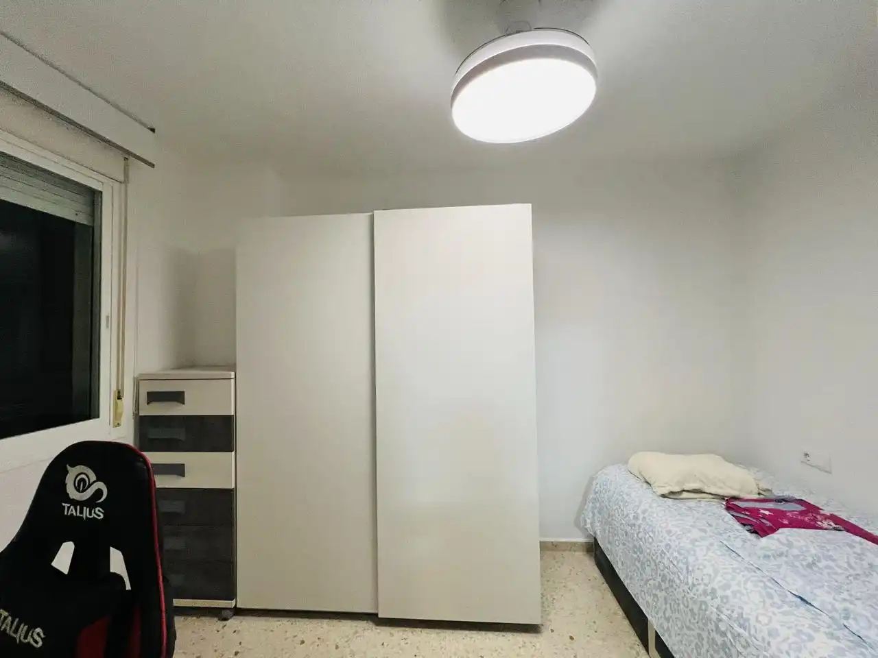 Flat for rent in De Demóstenes, El Cónsul - Ciudad Universitaria - El Romeral