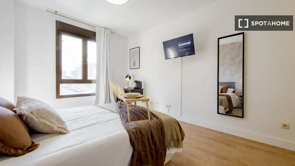 Habitación de Piso de alquiler en Madrid con Aire acondicionado, Calefacción y Amueblado
