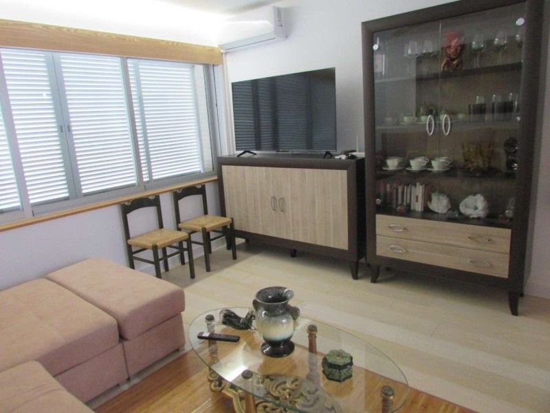 Sala d'estar de Casa o xalet en venda en Motril amb Aire condicionat, Traster i Moblat