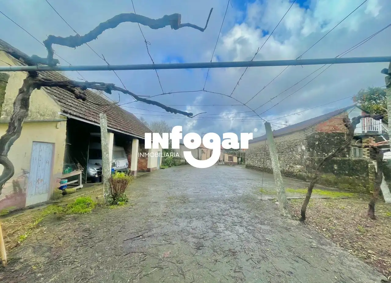 Vista exterior de Casa o xalet en venda en Tomiño amb Jardí privat i Moblat