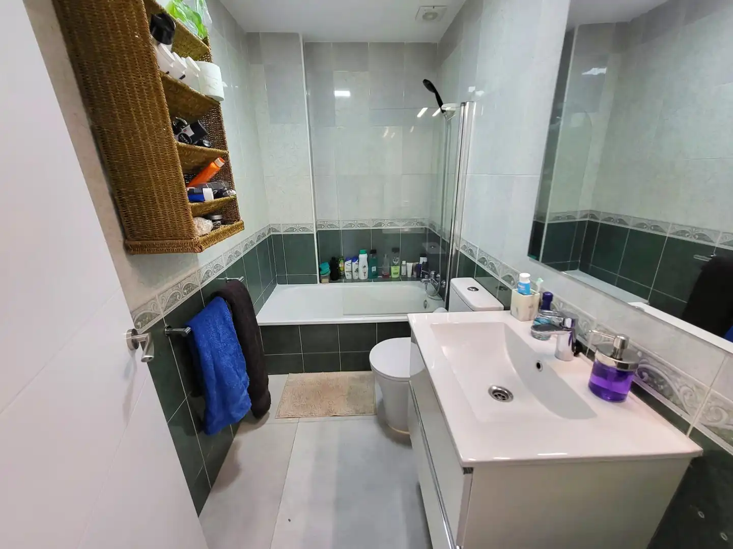 Bany de Casa adosada en venda en Estepona amb Terrassa, Piscina i Piscina comunitària