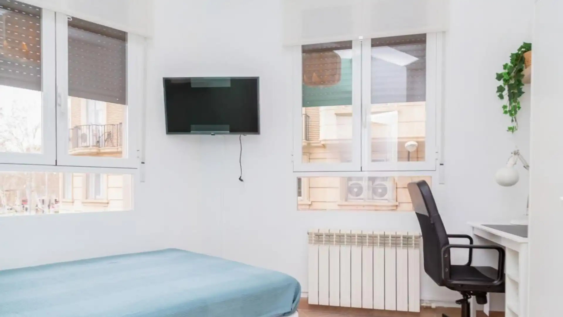 Room in Paseo Sagasta