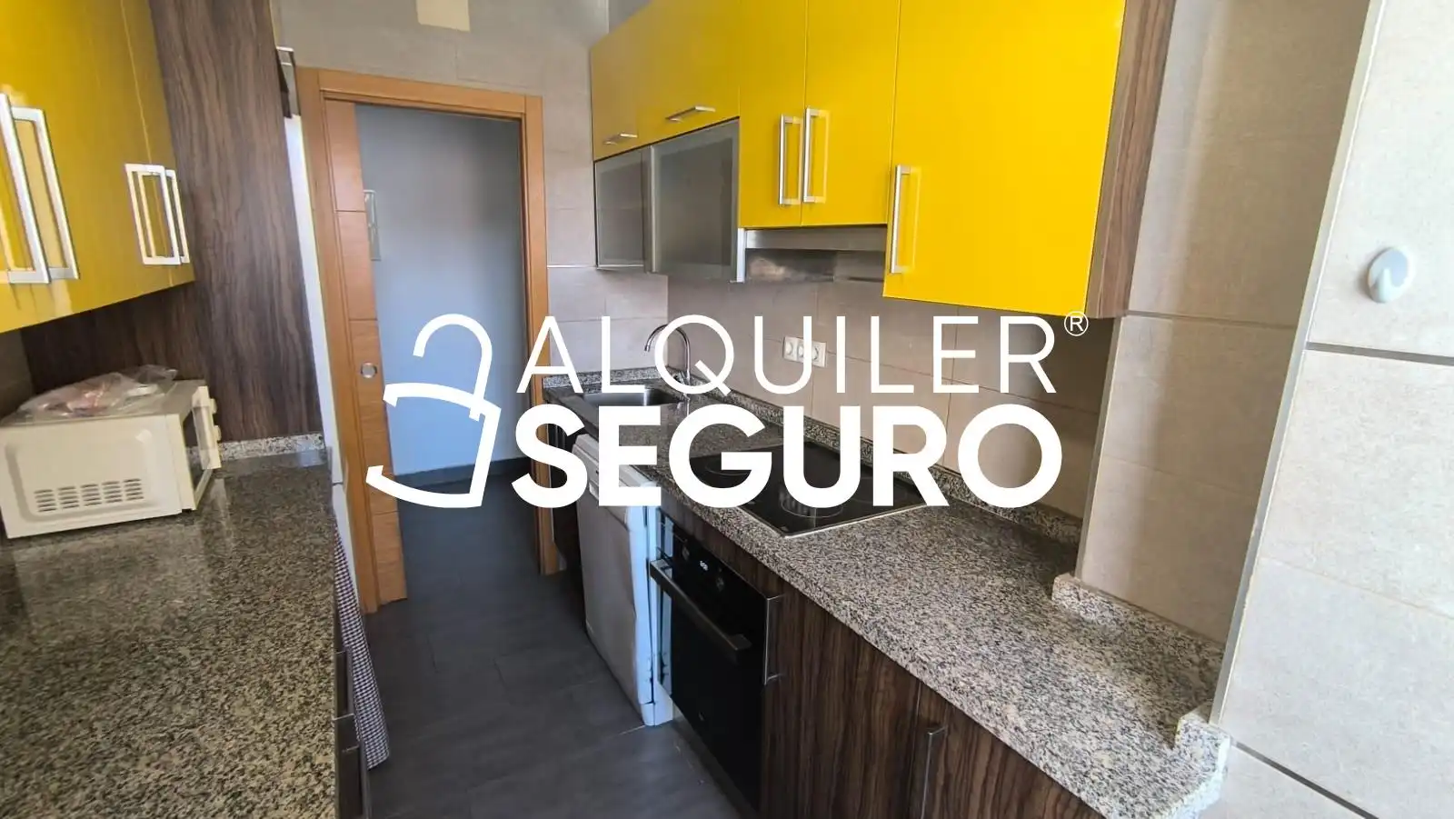 Cocina de Piso de alquiler en Sevilla con Terraza y Amueblado