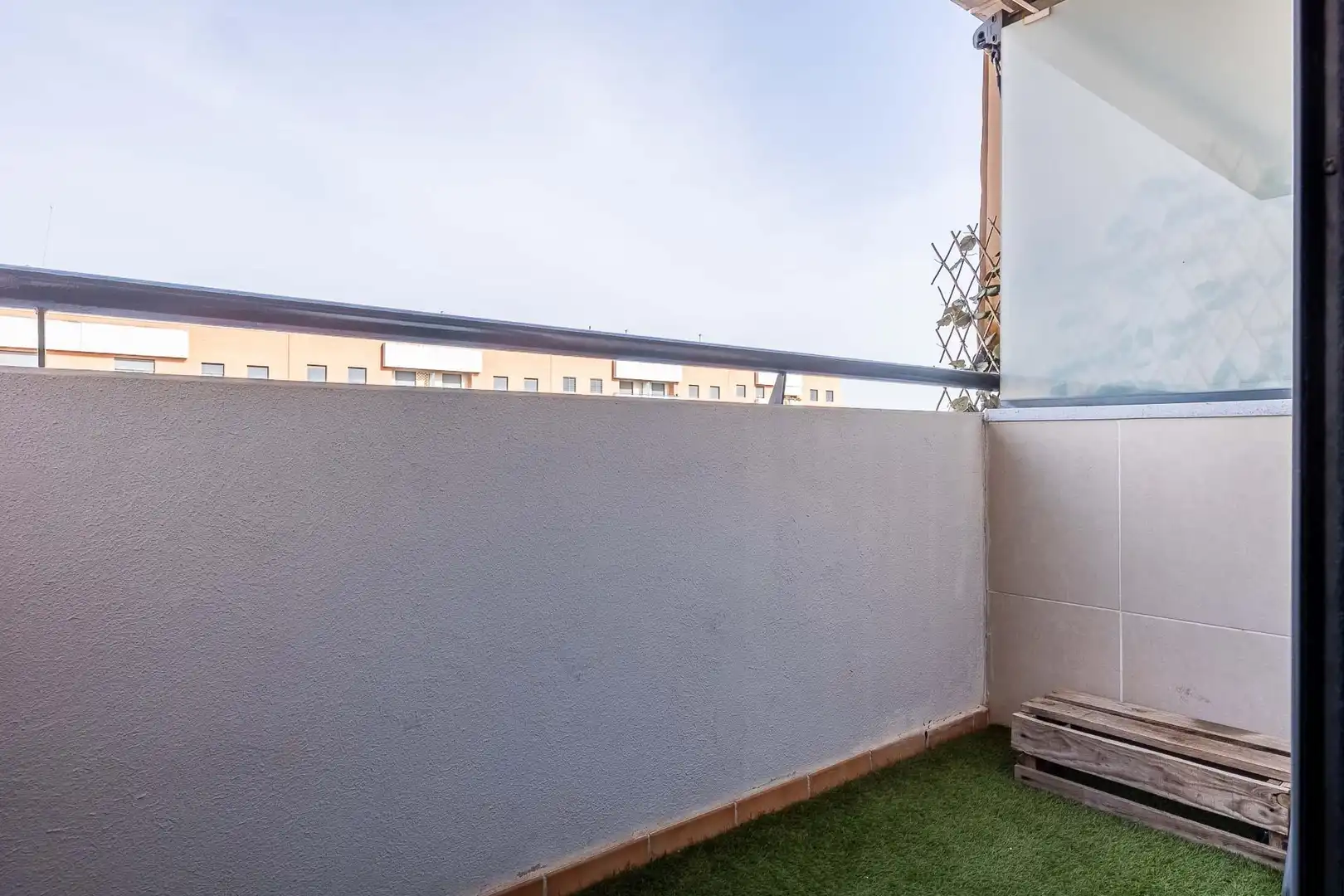 Terrasse von Wohnung zum Verkauf in Dos Hermanas mit Klimaanlage, Terrasse und Abstellraum