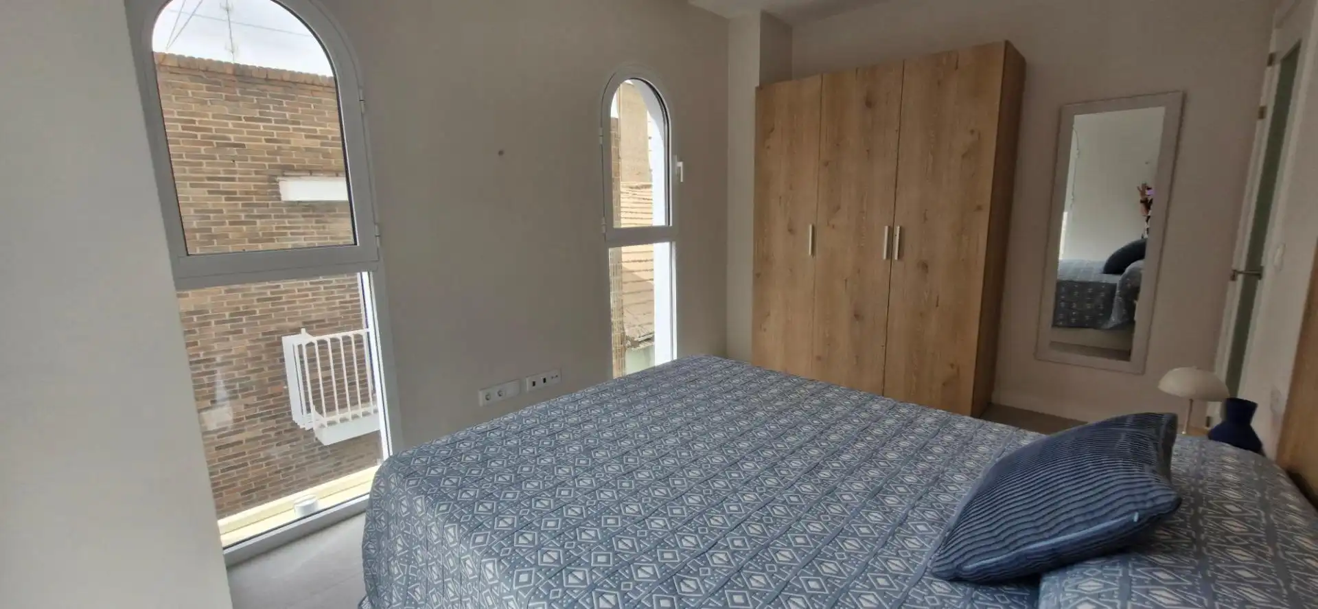 Habitación de Piso de alquiler en Elche / Elx con Aire acondicionado, Parquet y Trastero