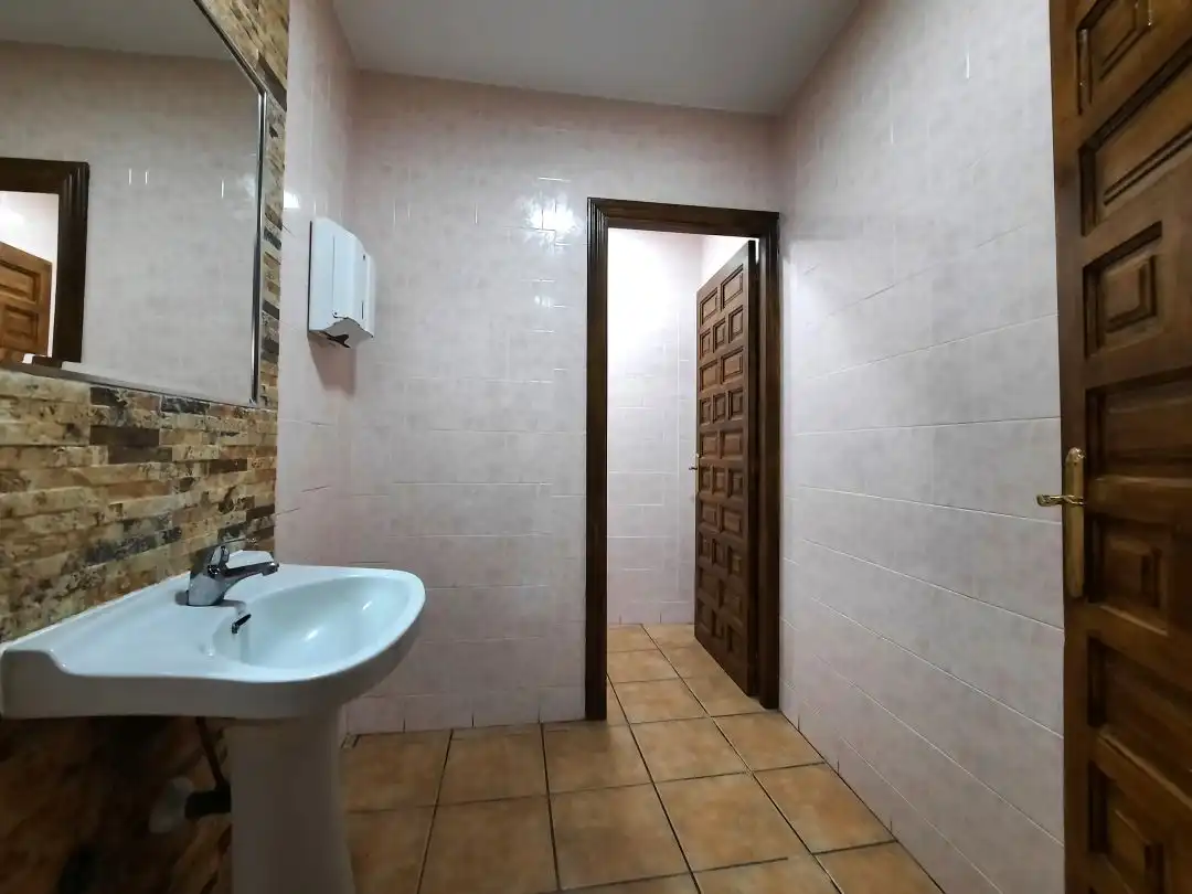 Bany de Casa o xalet en venda en Escalona amb Aire condicionat i Calefacció