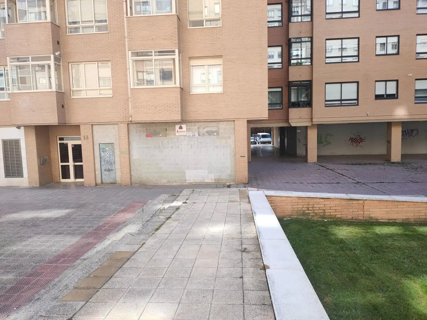 Local comercial de lloguer a Calle Calle Conde de Haro, imagen 16