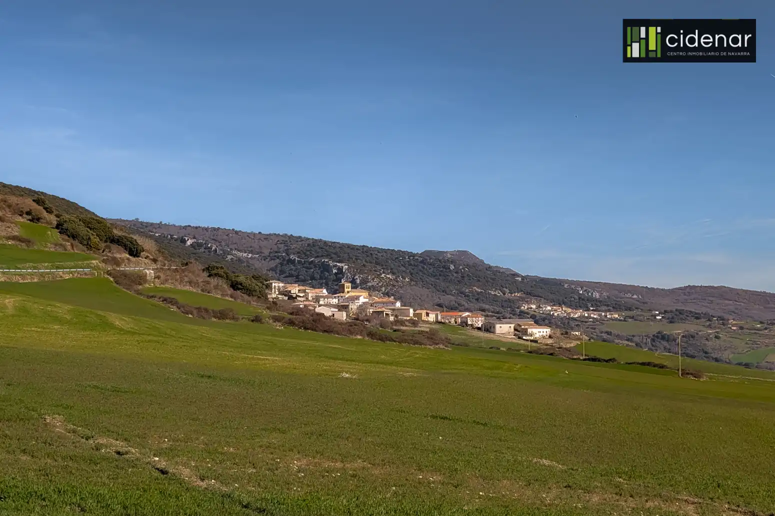 Casa adosada en venta en Valle de Yerri / Deierri con Calefacción, Jardín privado y Parquet