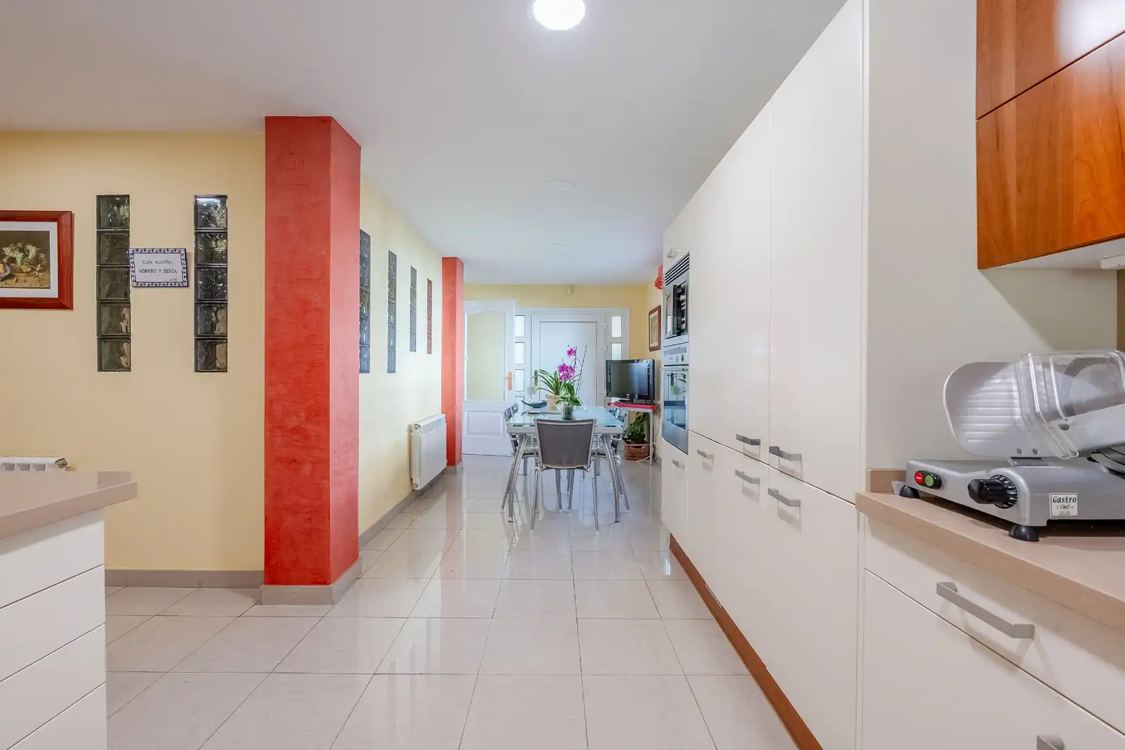 Cocina de Casa o chalet en venta en Badalona con Aire acondicionado, Calefacción y Jardín privado