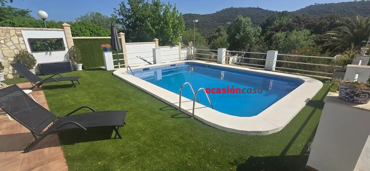 Villa mit Pool zum Verkauf in Villaharta