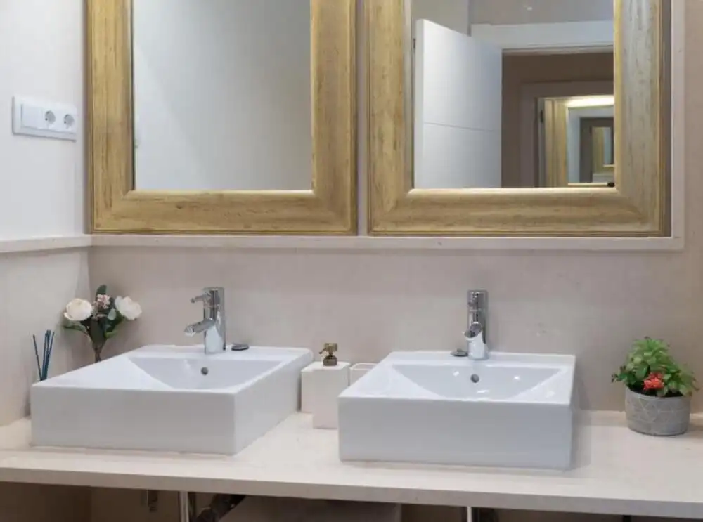 Baño de Planta baja en venta en Benahavís con Aire acondicionado, Terraza y Piscina