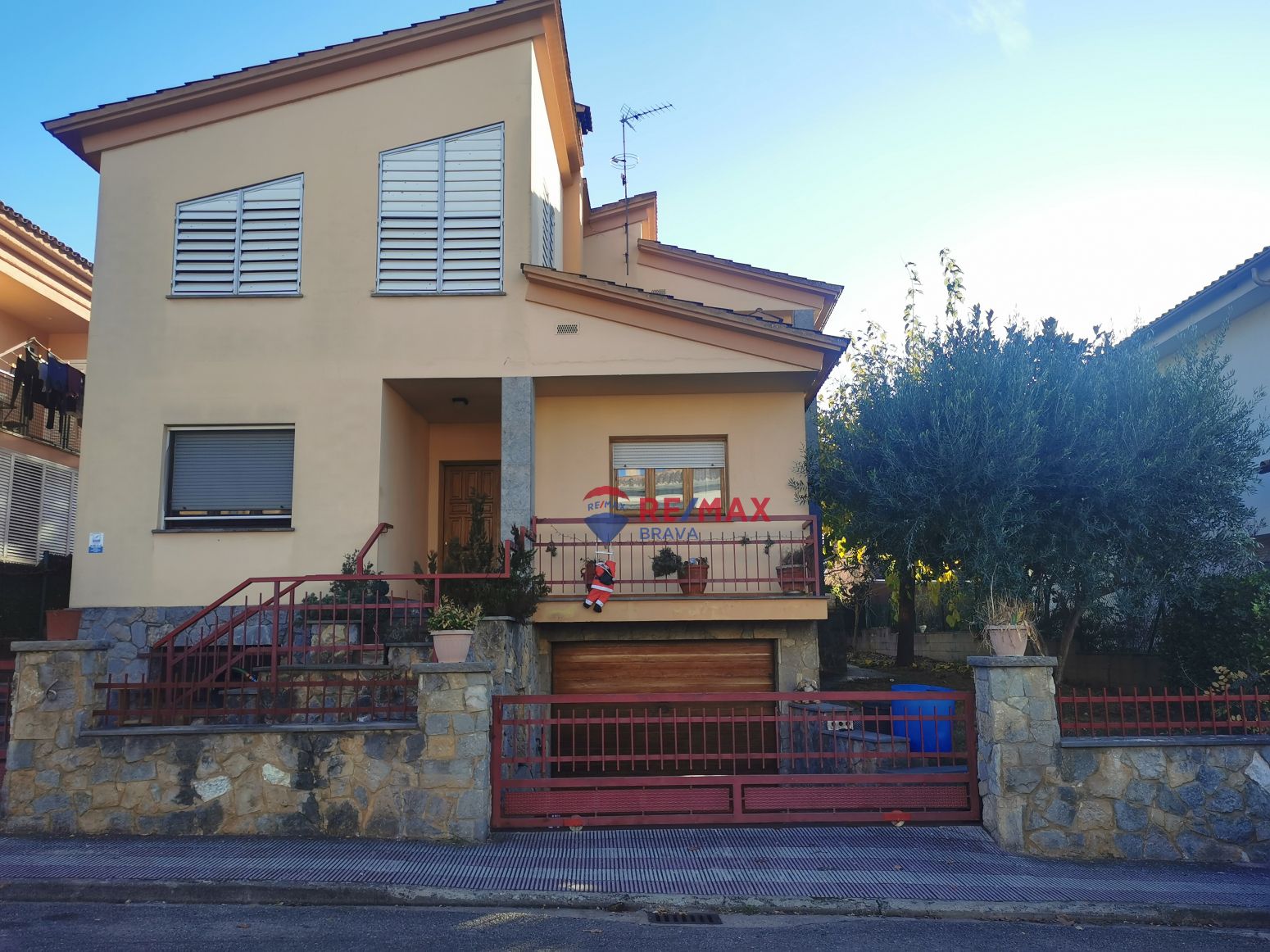 Vista exterior de Casa o xalet en venda en Girona Capital amb Aire condicionat, Calefacció i Jardí privat