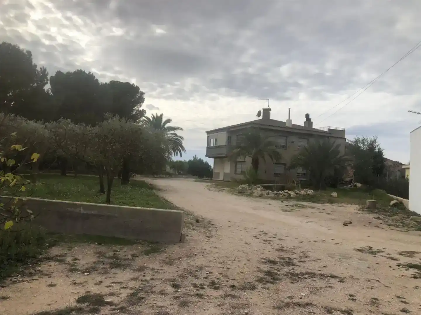 Piso en venta en Petrer con Jardín privado, Piscina y Balcón