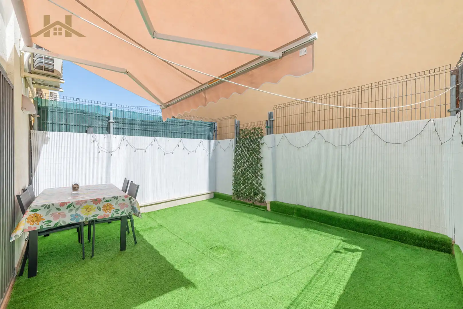 Terrassa de Casa adosada en venda en Seseña amb Aire condicionat, Calefacció i Jardí privat