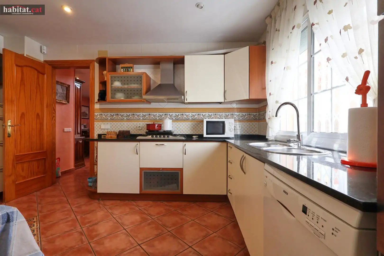 Cocina de Casa o chalet en venta en Vilanova i la Geltrú con Calefacción