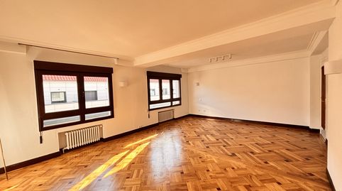 Foto 3 von Wohnung zur Miete in Dindurra, Barrio del Centro, Gijón