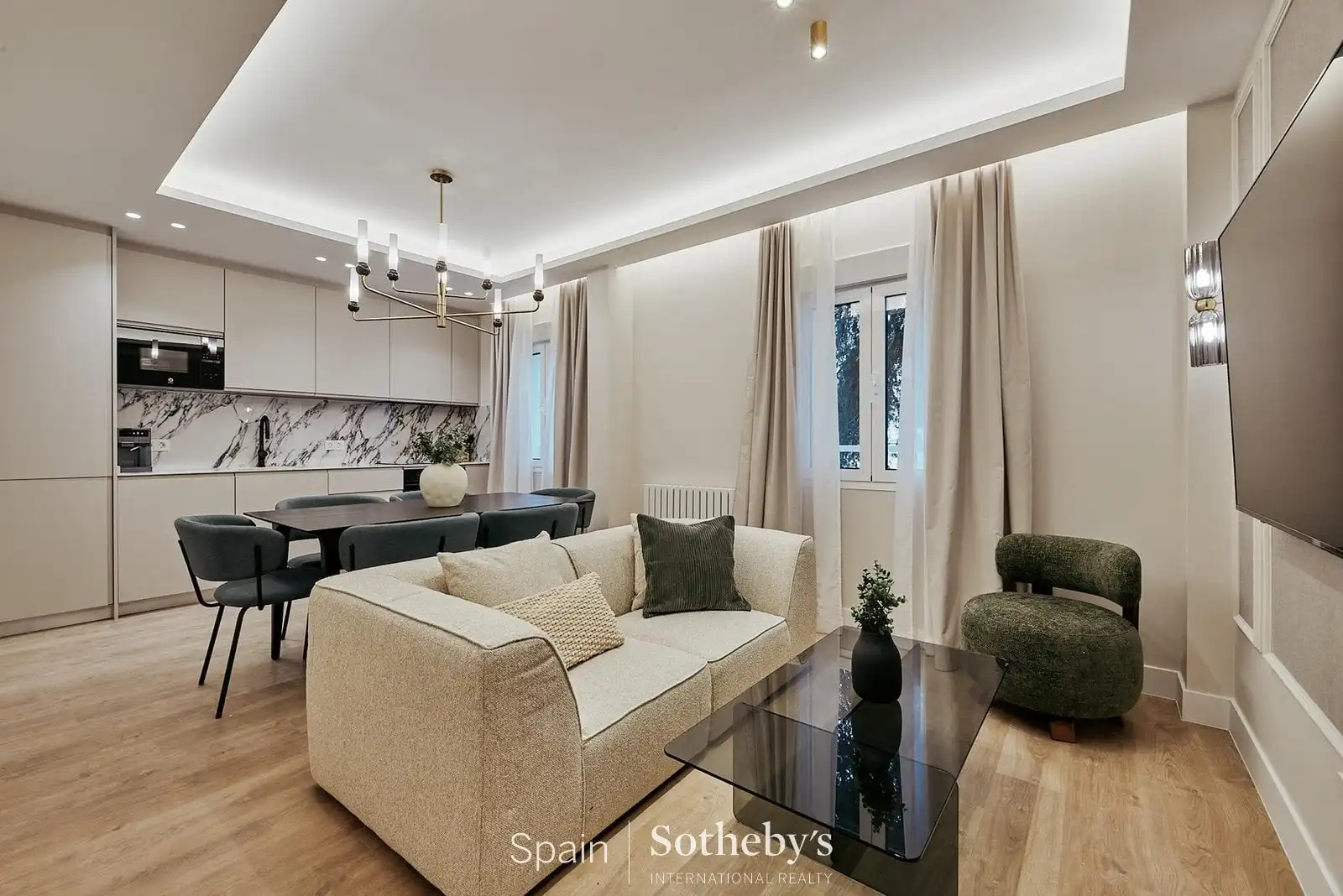 Apartment with lift for sale in Calle del Alcalde Sainz de Baranda