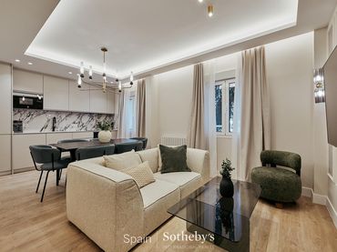 Apartament amb ascensor en venda a Calle del Alcalde Sainz de Baranda