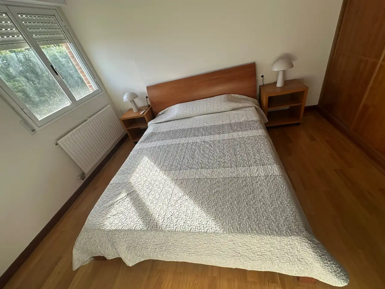 Habitación de Piso de alquiler en  Pamplona / Iruña con Calefacción, Amueblado y Horno