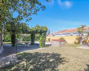 Jardí de Casa o xalet en venda en Espartinas amb Aire condicionat, Terrassa i Piscina