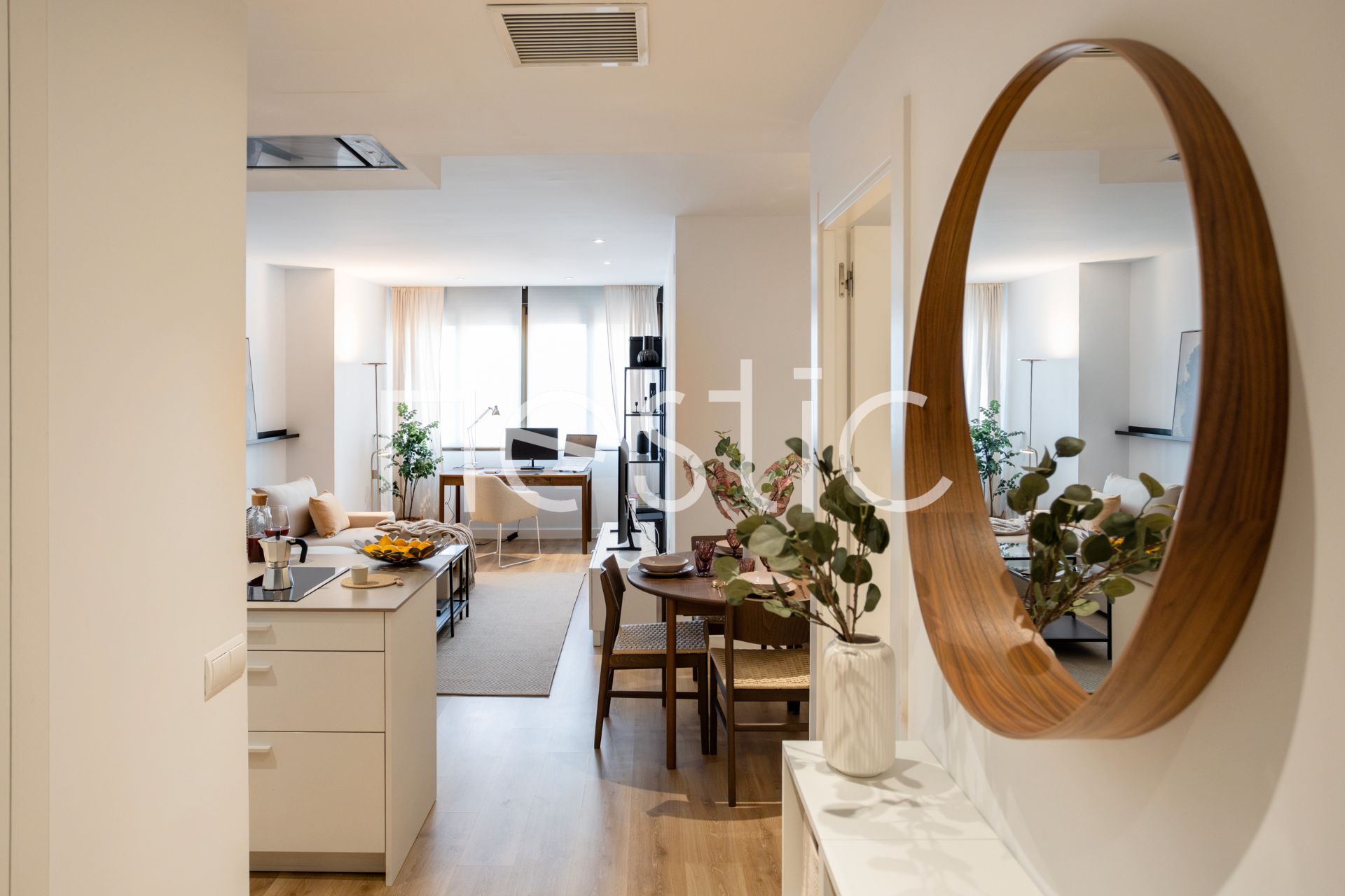 Sala d'estar de Apartament de lloguer en  Madrid Capital amb Aire condicionat, Calefacció i Moblat