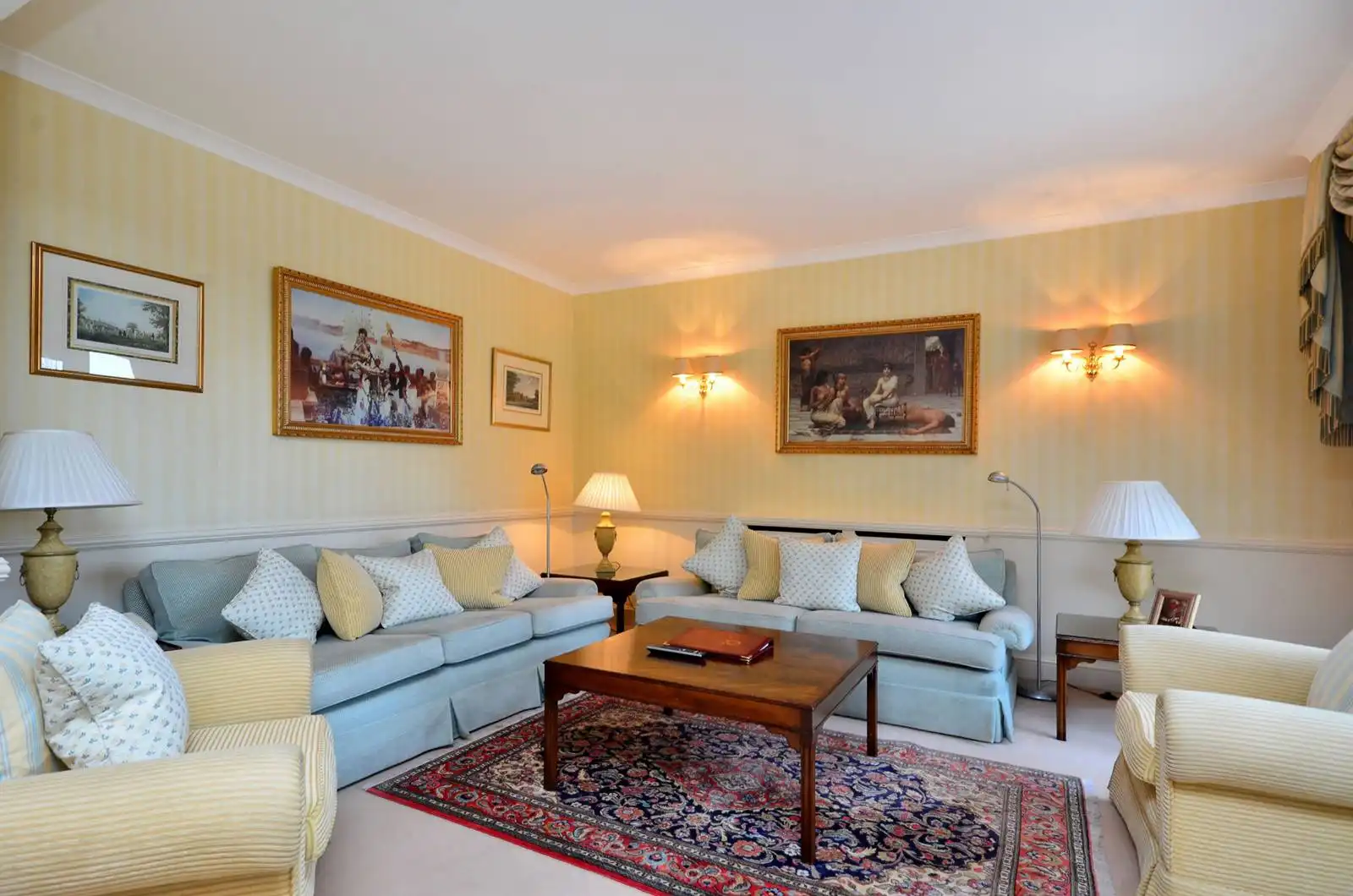 Wohnzimmer von Wohnung zur Miete in Marbella Centro