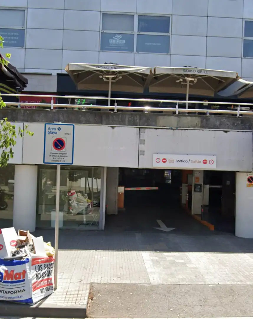 Garaje de alquiler en Sant Cugat del Vallès con Alarma