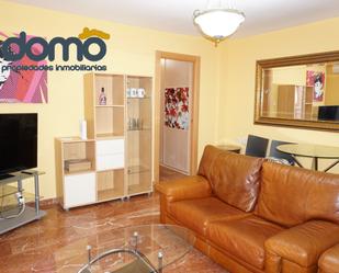 Living room of Flat to share in  Granada Capital  with Air Conditioner and Balcony