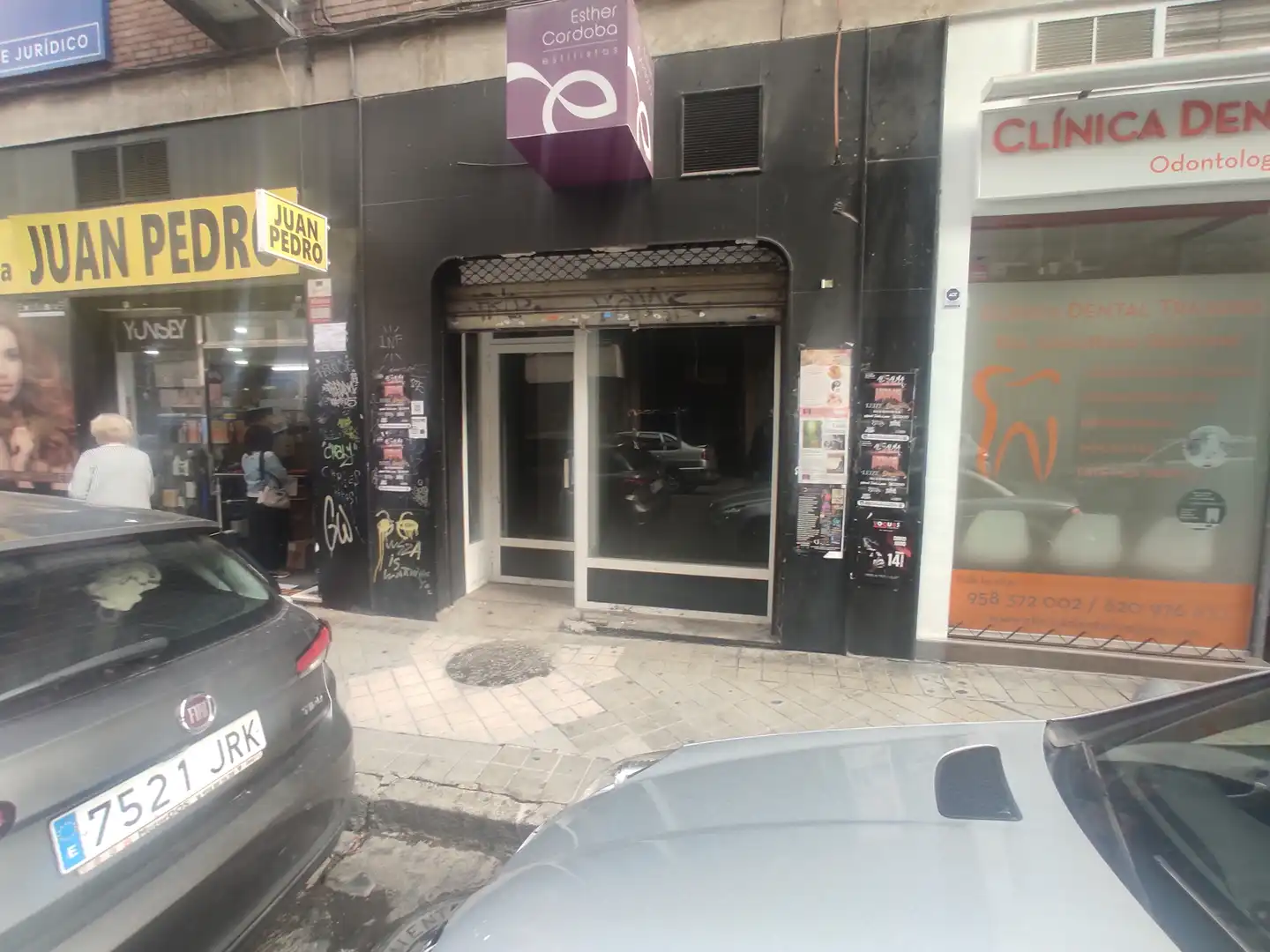Local comercial de lloguer a Calle Trajano 8