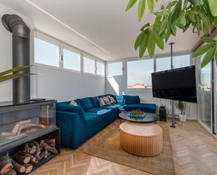 Living room of Attic for sale in  Madrid Capital  with Air Conditioner, Terrace and Balcony