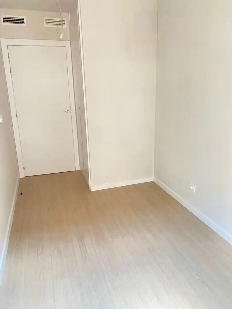 Habitación de Piso de alquiler en Valencia con Aire acondicionado, Jardín privado y Parquet