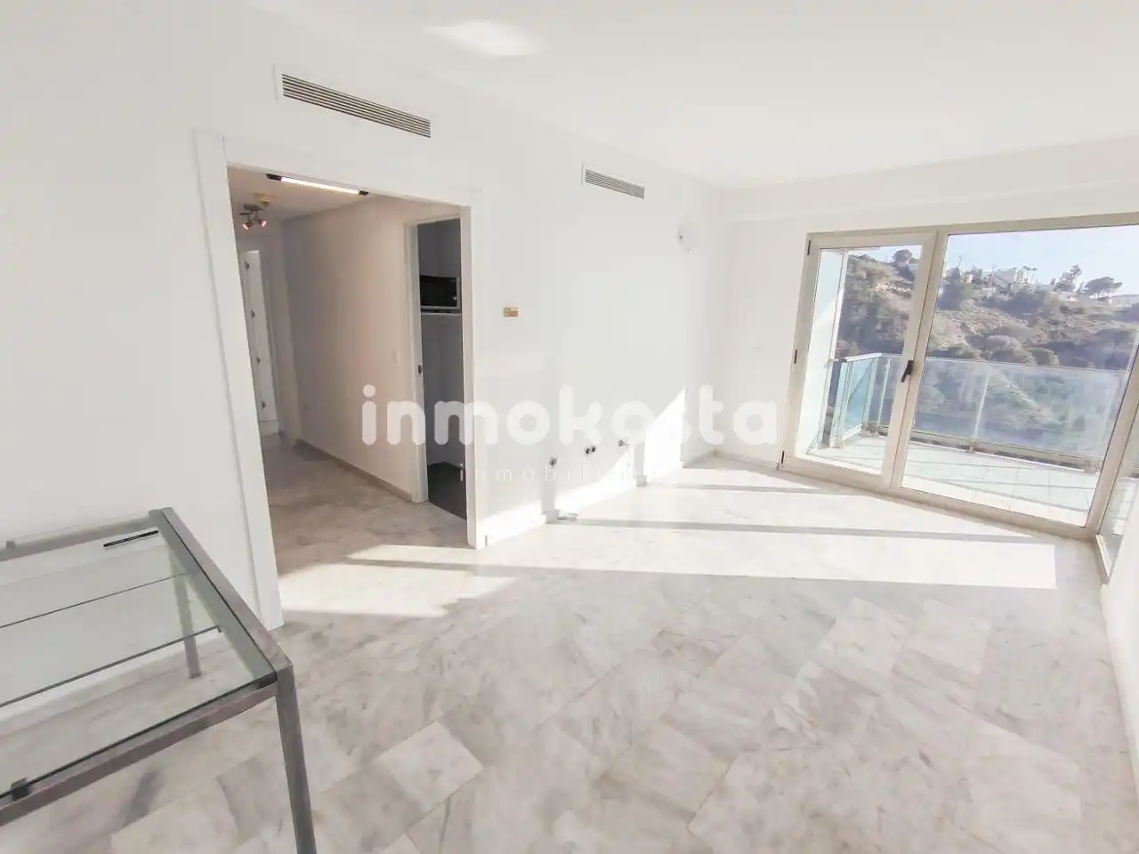 Habitación de Piso en venta en Benidorm con Aire acondicionado, Terraza y Piscina comunitaria