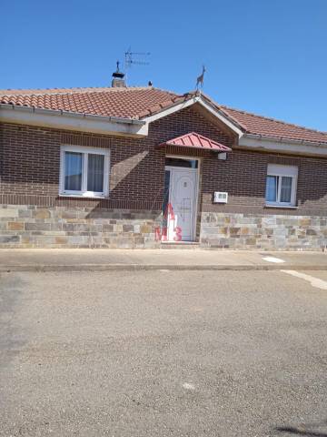 Casa-chalet en Venta en Luyego
