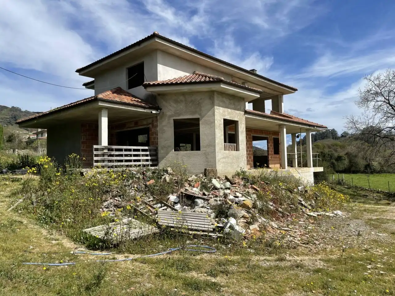 Vista exterior de Casa o xalet en venda en Oviedo  amb Calefacció, Jardí privat i Terrassa