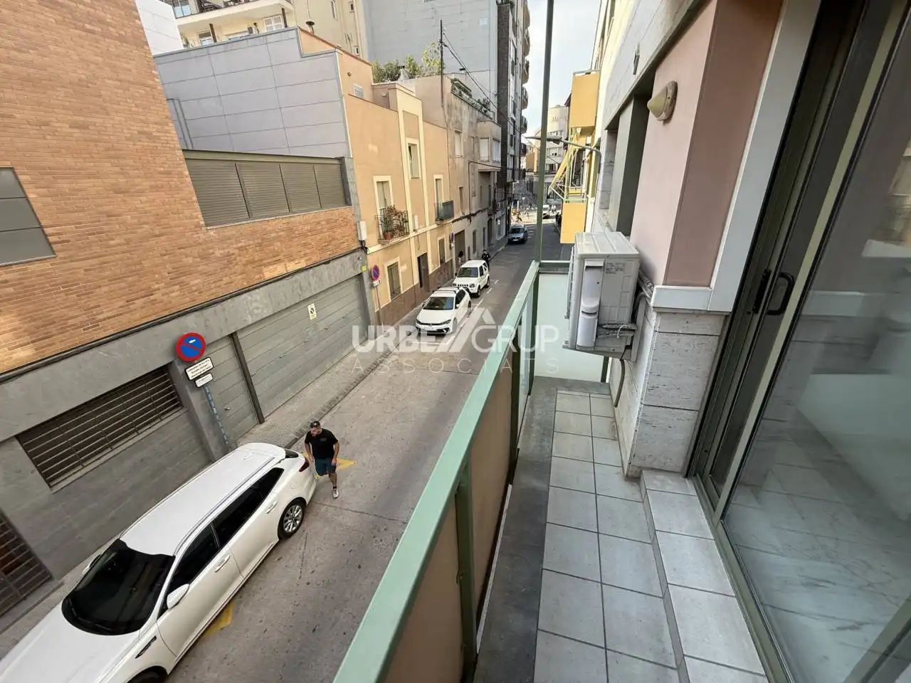 Flat for rent in Calle CISTERNA, Barri del Centre