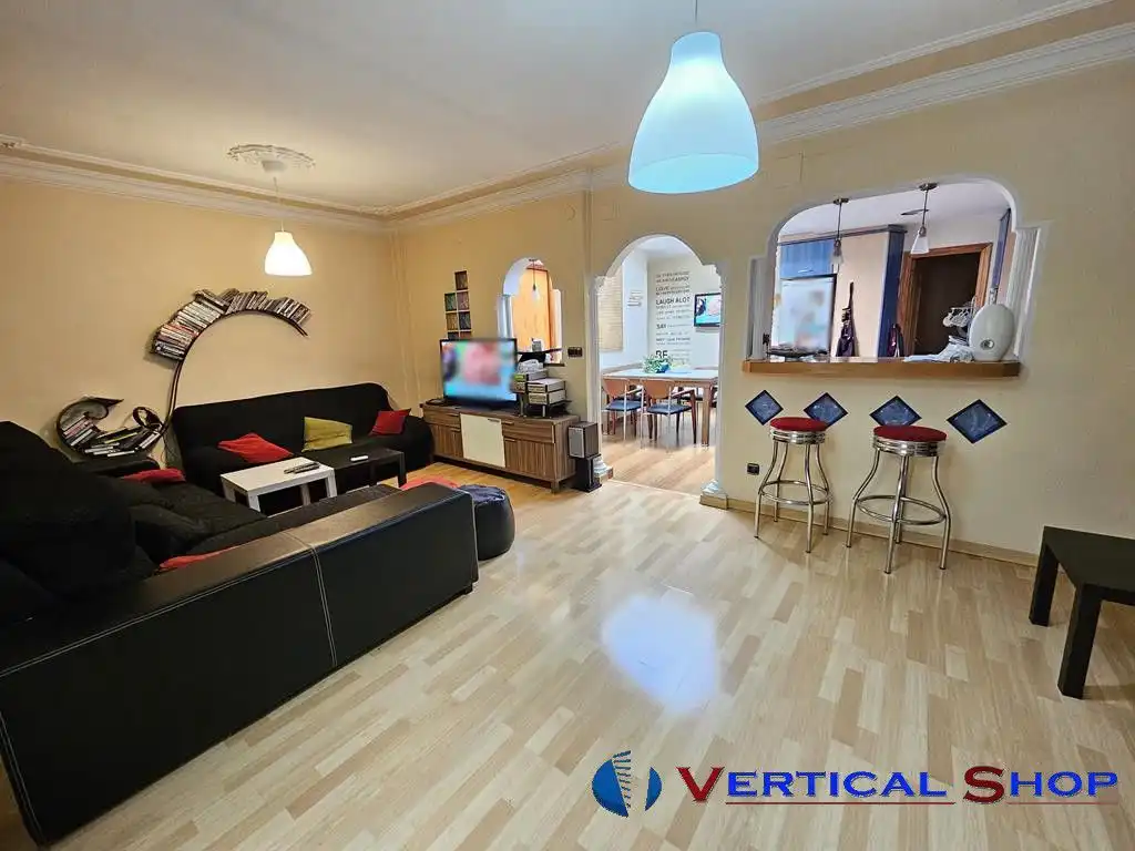 Casa amb terrassa en venda a Caudete