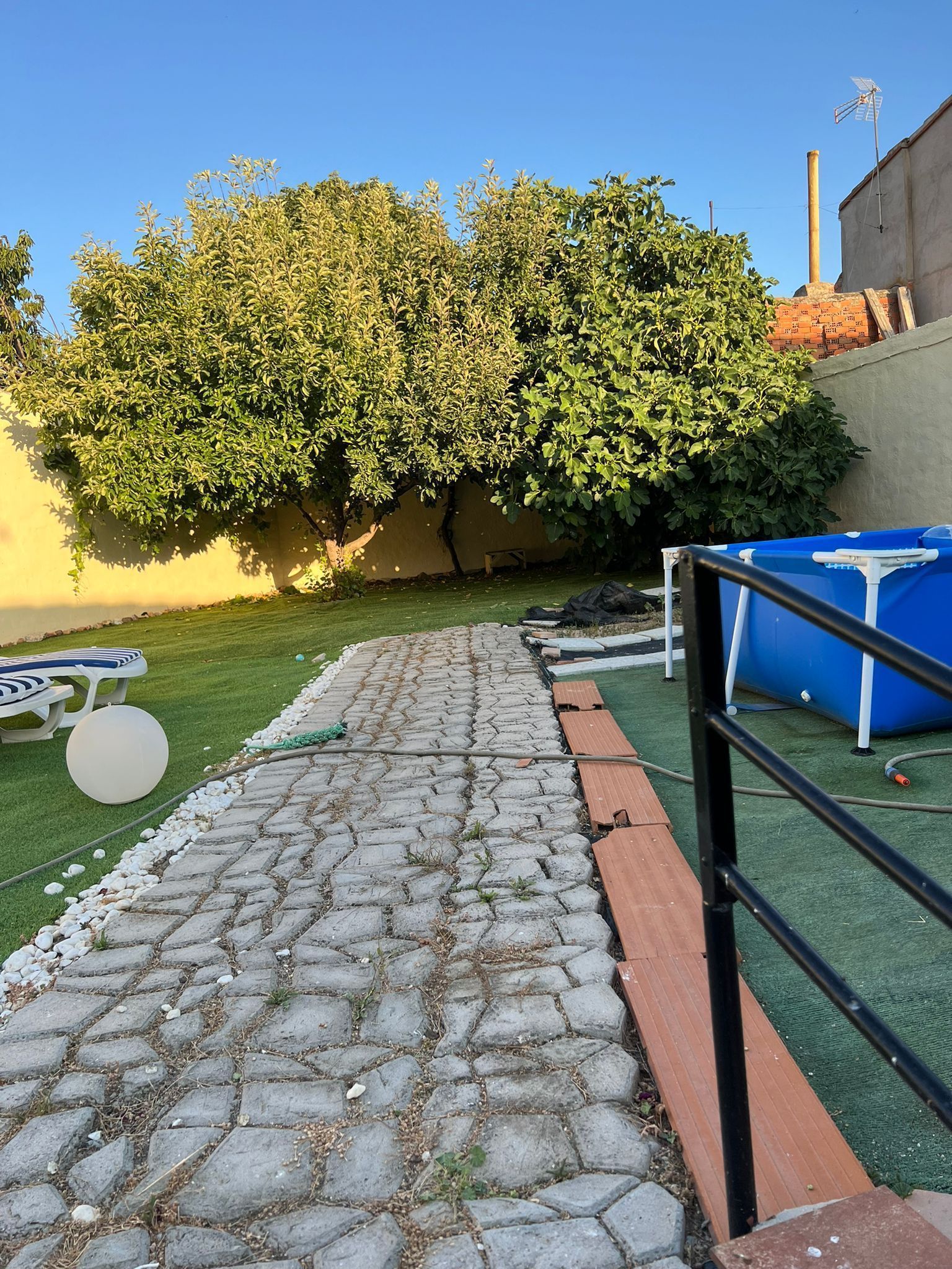 Terrace of House or chalet for sale in Flores de Ávila  with Heating, Private garden and Storage room
