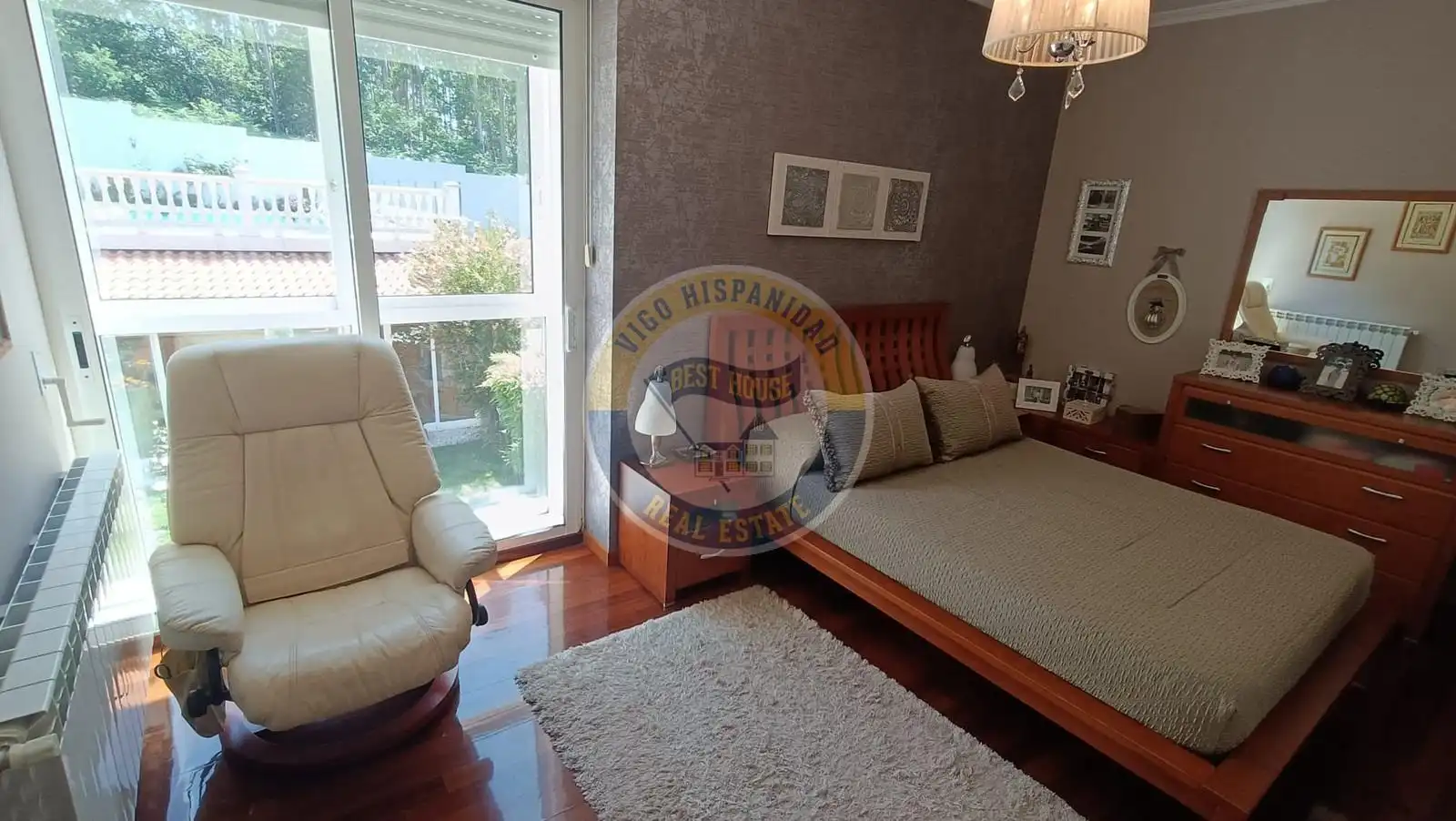 Habitación de Casa adosada en venta en Vigo  con Calefacción, Terraza y Trastero