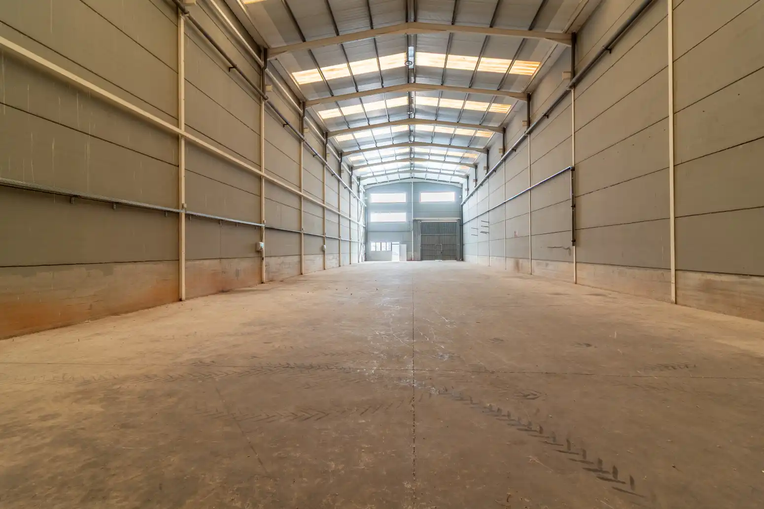 Nau industrial de lloguer en Canet d'En Berenguer