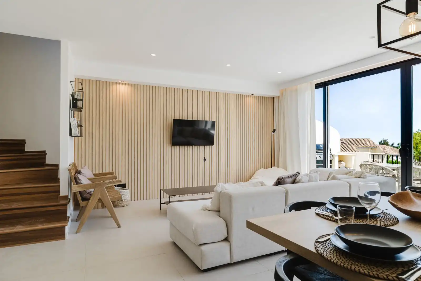 Living room of Houses for sale in Marbella  with Air Conditioner, Terrace and Community pool