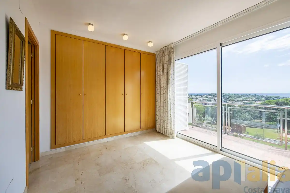 Habitación de Casa adosada en venta en Sant Feliu de Guíxols con Calefacción, Jardín privado y Terraza