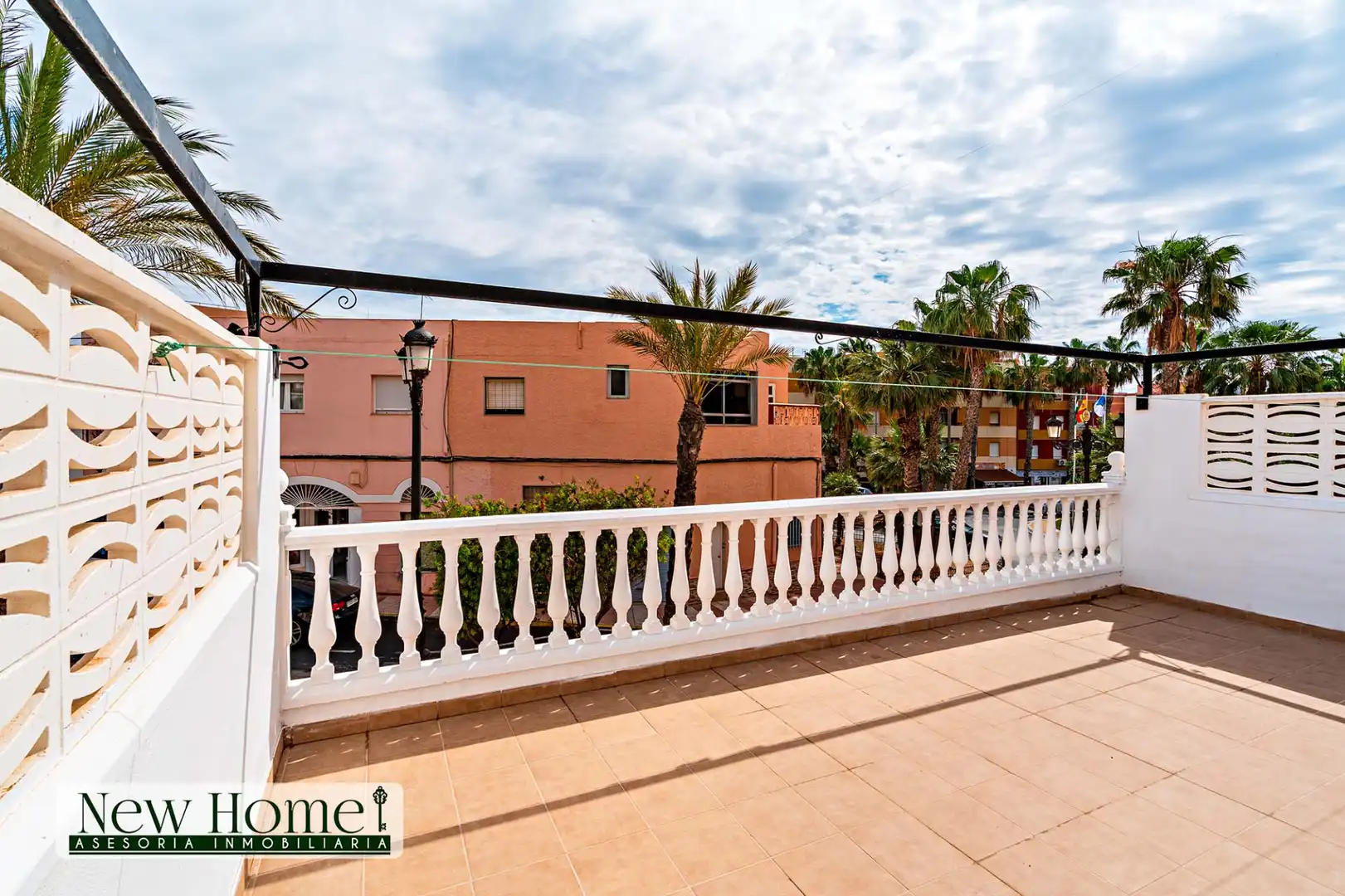 Terrassa de Casa o xalet en venda en Roquetas de Mar amb Moblat