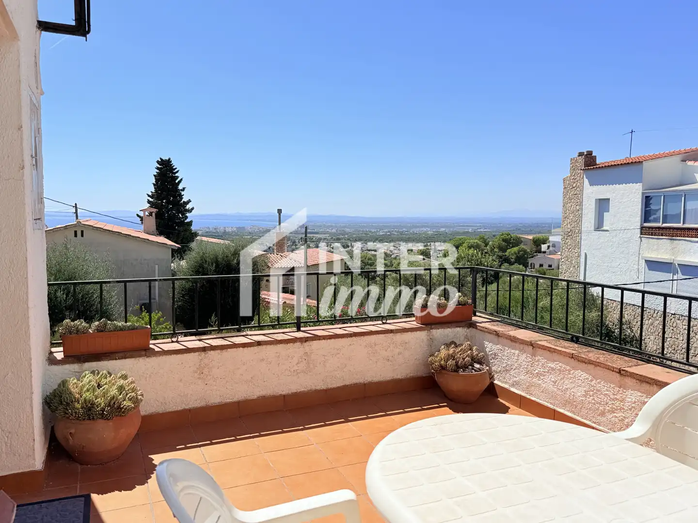 Casa con jardín en venta en Carrer salamanca 11, imagen 3