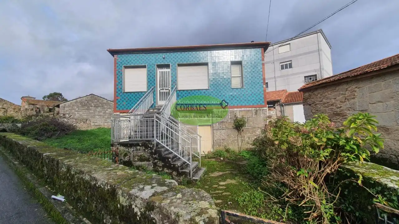 Casa amb jardí en venda a San Cristovo de Cea
